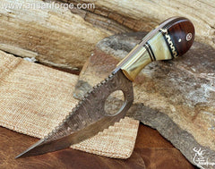 Handmade Damascus steel super grip Skinner knife