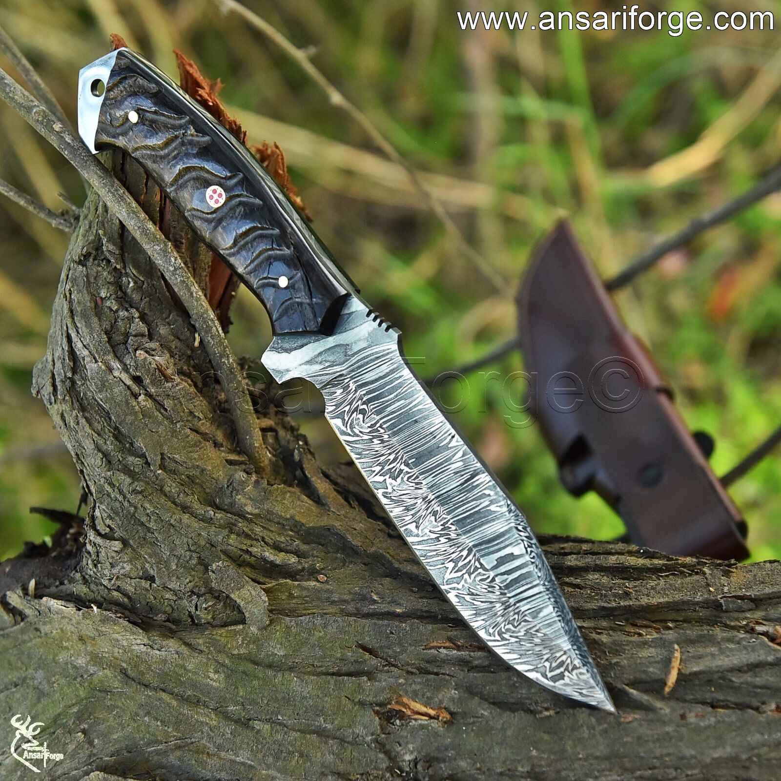 Handmade Damascus steel Deer Skinning Knife with leather sheath - Full tang hunting knife for field dressing.