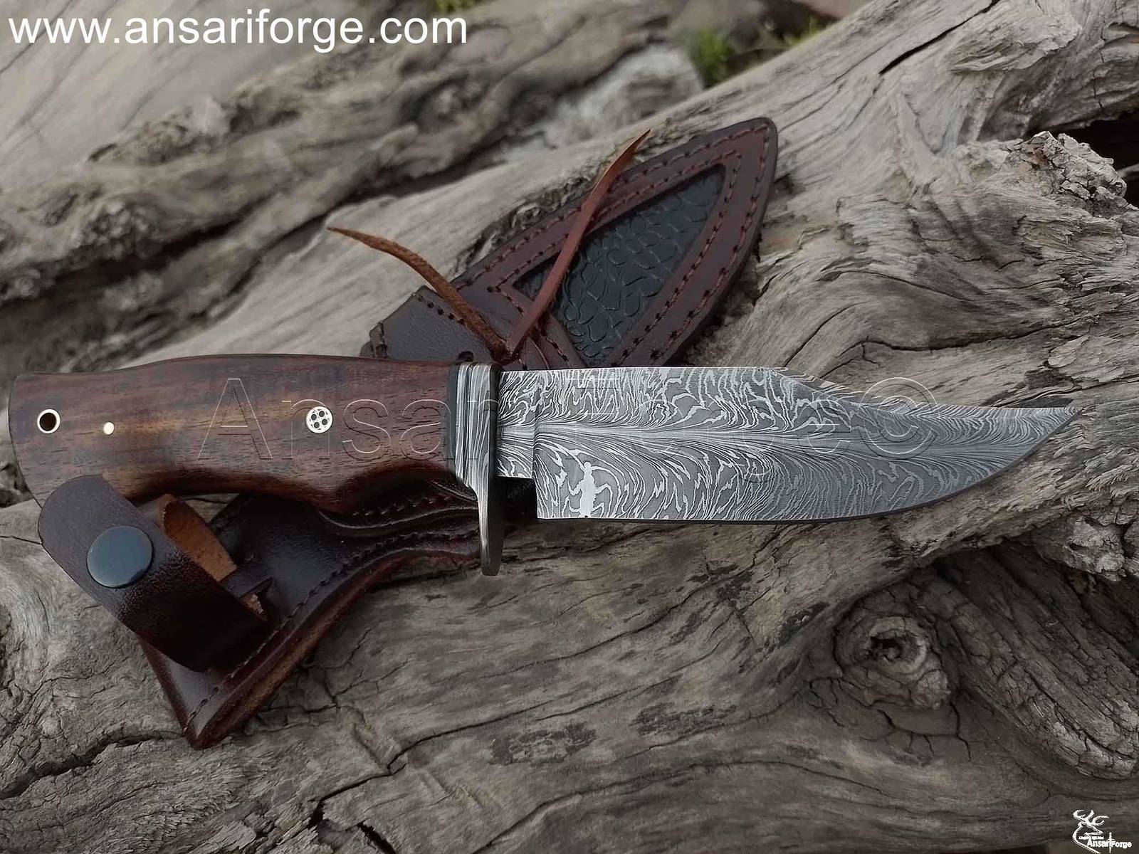 Fixed blade hunting knife with Damascus steel blade & leather sheath.