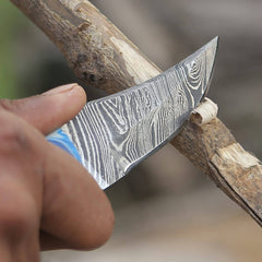 Custom handmade Damascus steel hunting knife