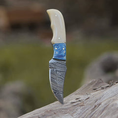 Custom handmade Damascus steel hunting knife
