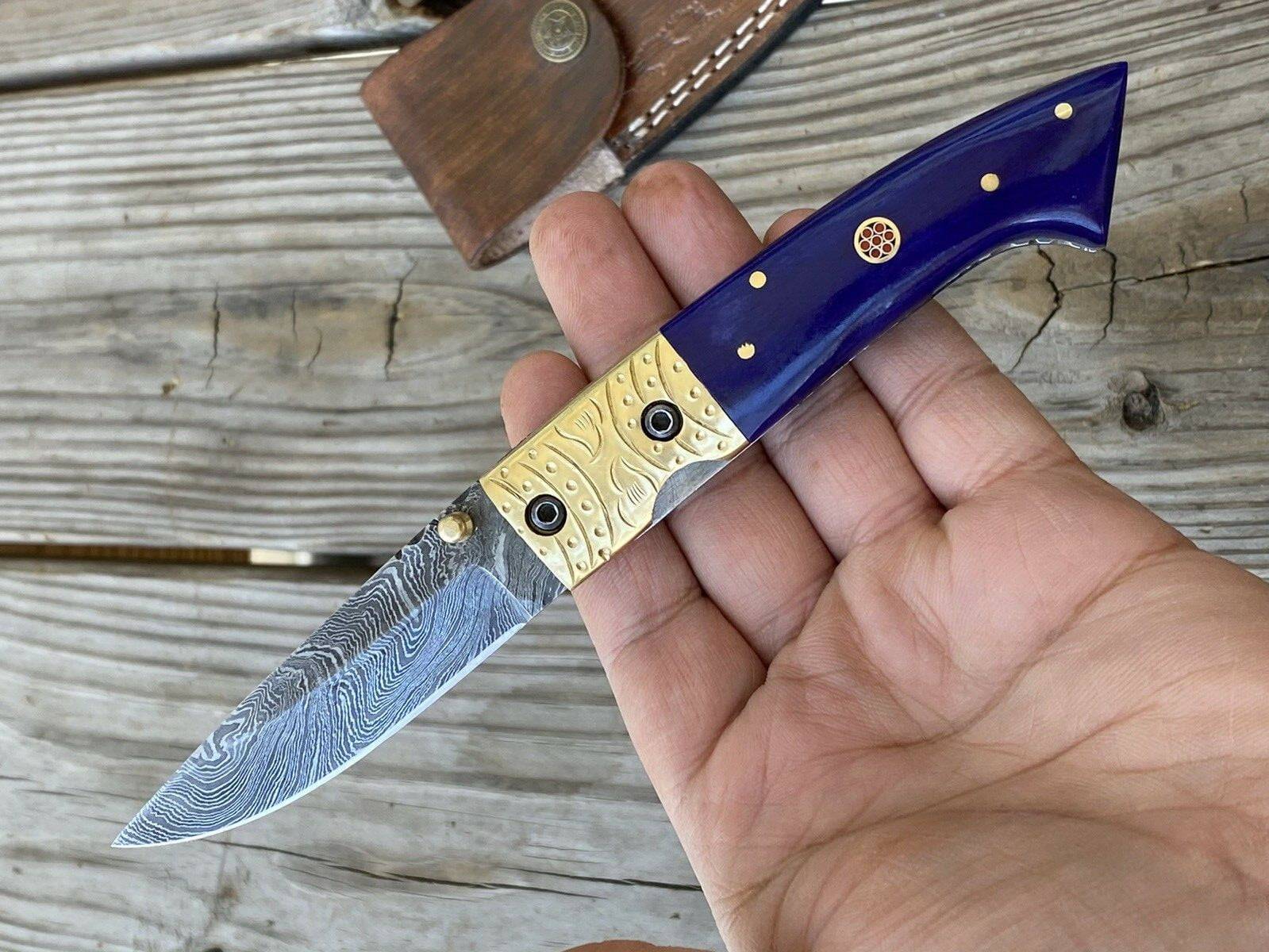 Custom made beautiful Damascus Steel pocket knife