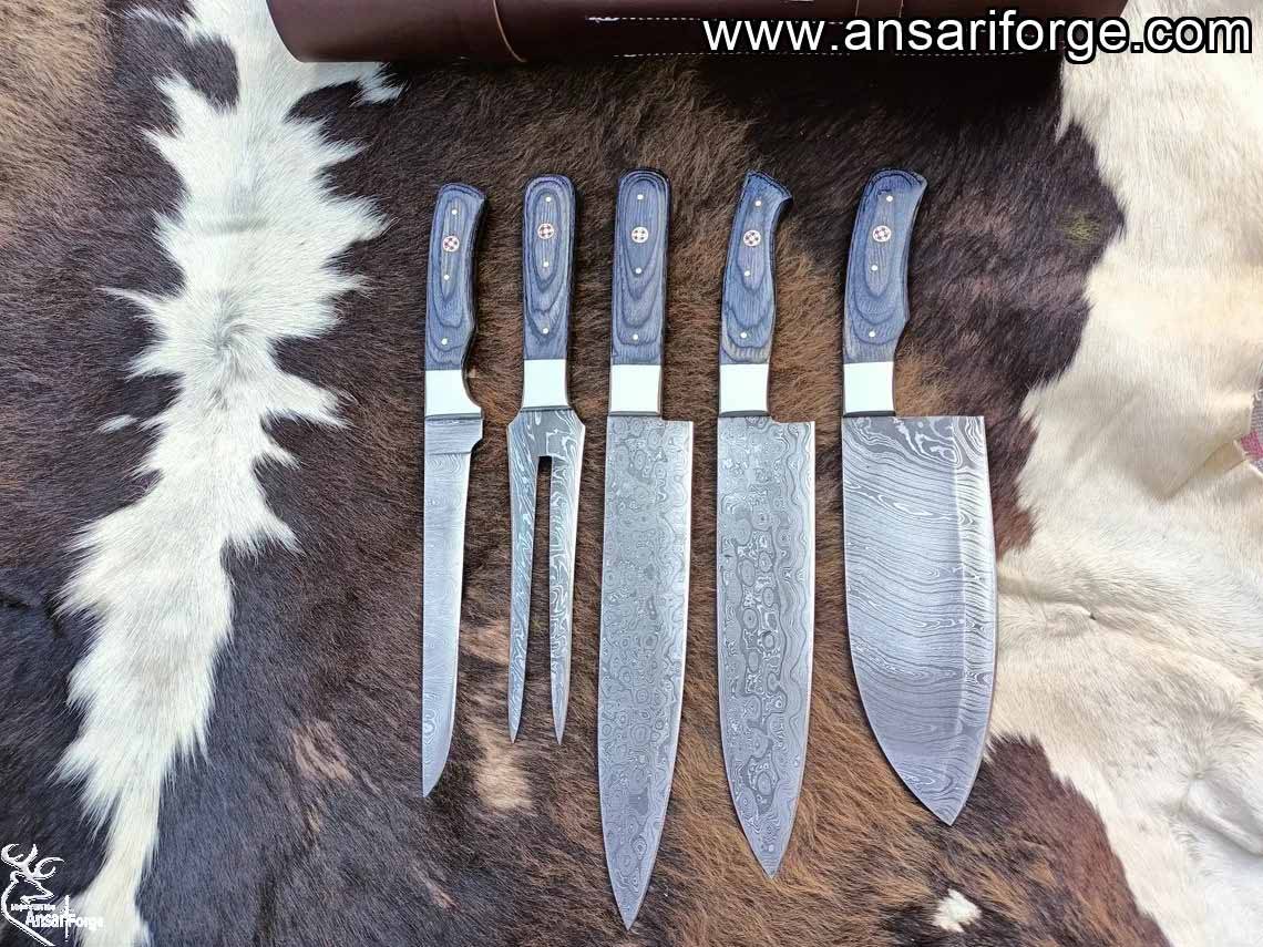 Damascus chef knife set with roll bag