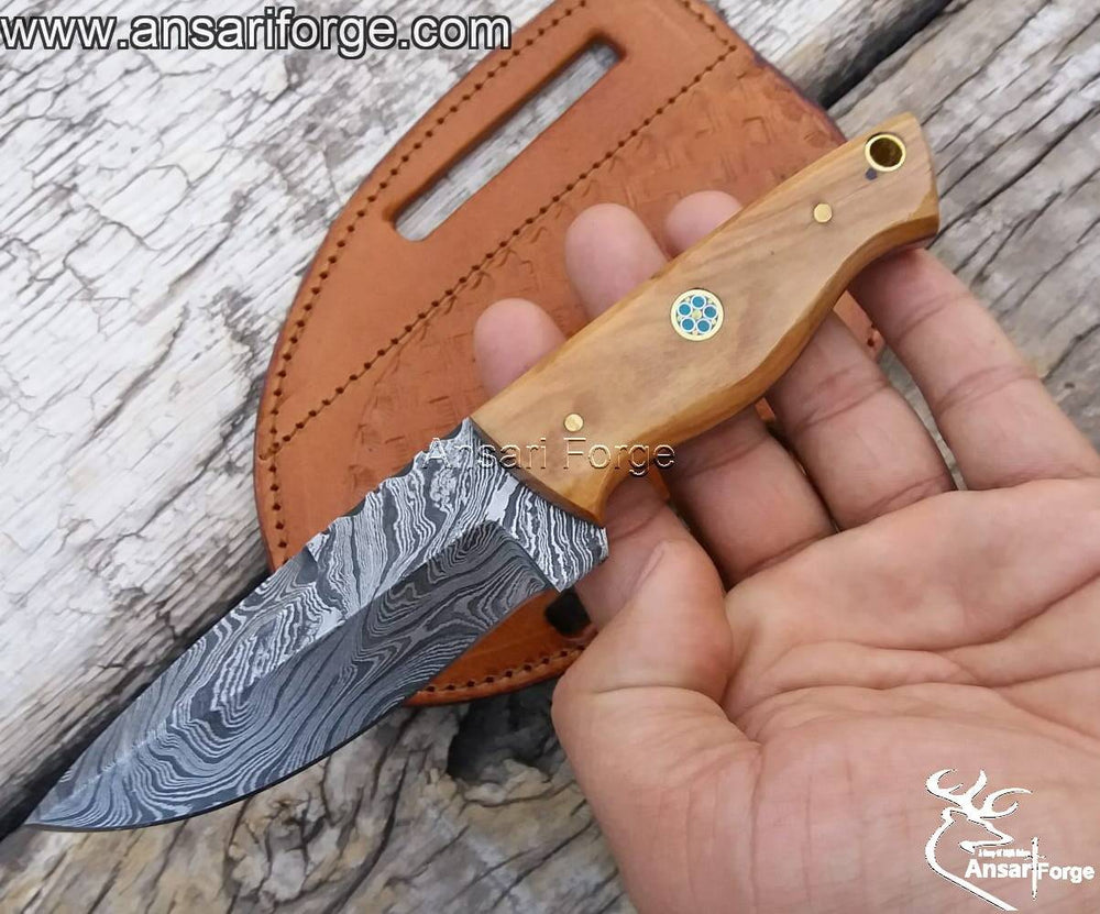 Damascus Steel EDC Hunting Knife With Cross Draw Sheath.