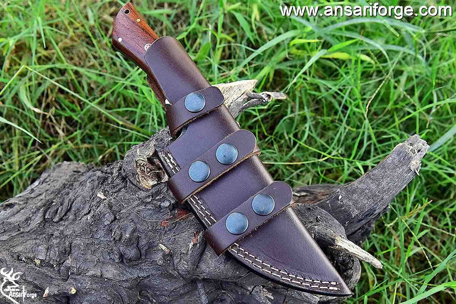 Best Hunting Knife for Sale – Damascus Steel Blade with Full Tang and Leather Sheath.