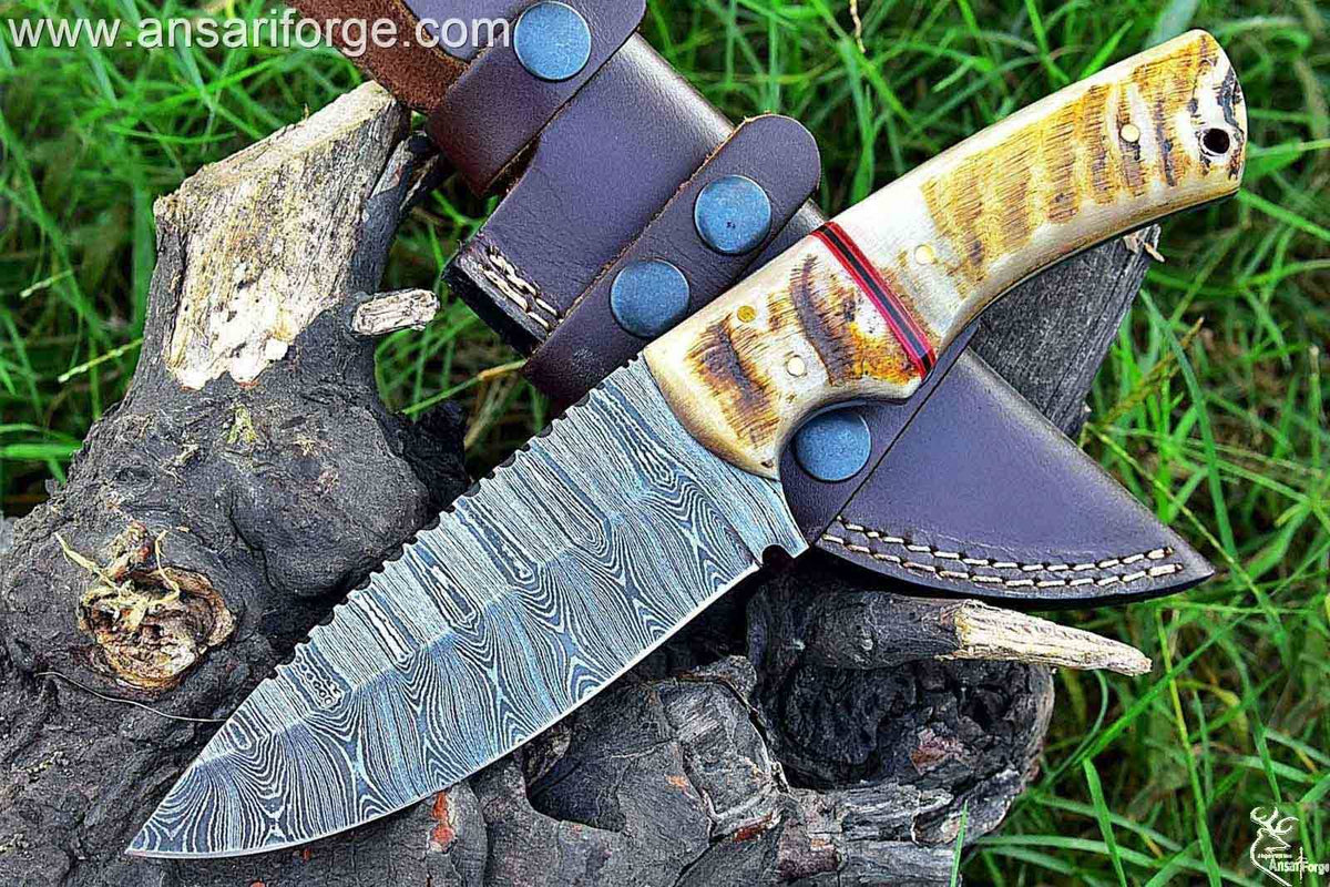 Custom handmade Damascus Steel Hunting Knife