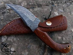 Damascus steel hunting Skinning knife.