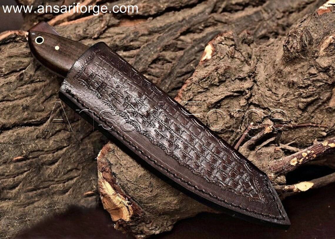 Best Skinning Knife, Damascus Steel Full tang blade And cowhide leather sheath
