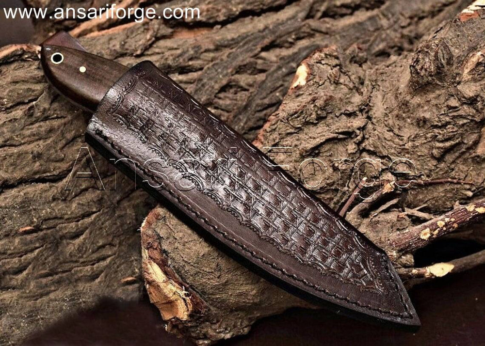 Best Skinning Knife, Damascus Steel Full tang blade And cowhide leather sheath