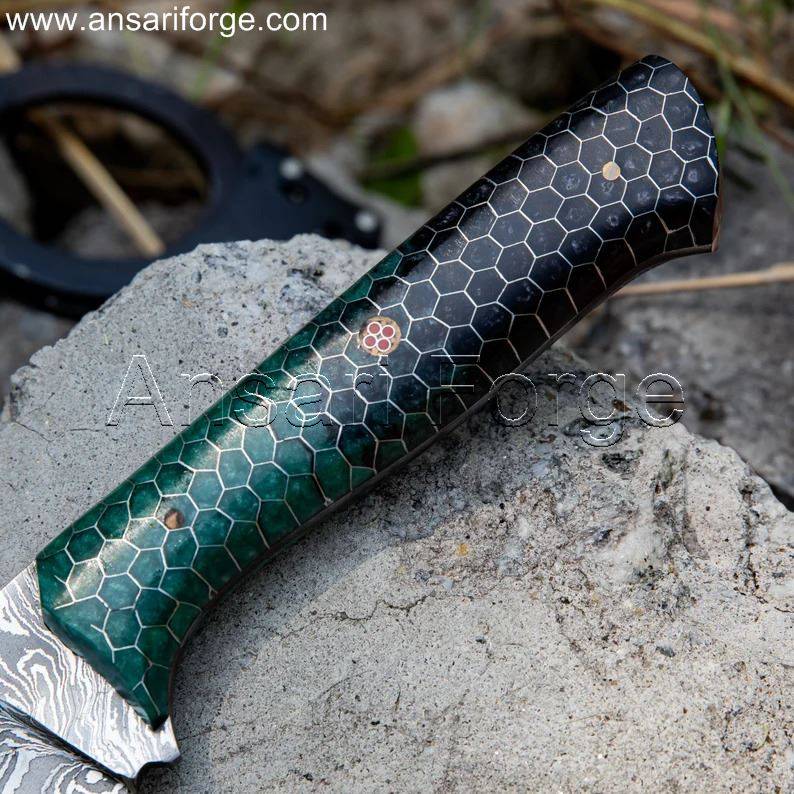 Best Damascus Skinning Knife - Hand-forged Damascus steel blade with fire pattern, honeycomb handle, and cowhide leather sheath.