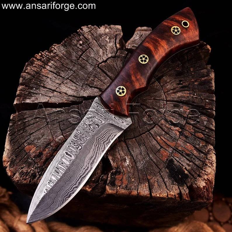 Handmade Damascus hunting knife with walnut wood handle & leather sheath
