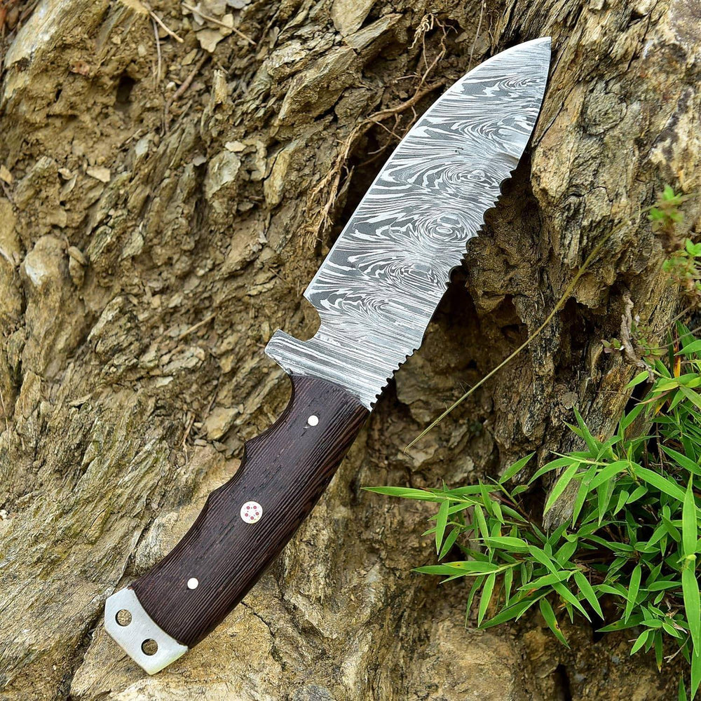 Custom handmade Damascus steel fixed blade hunting knife