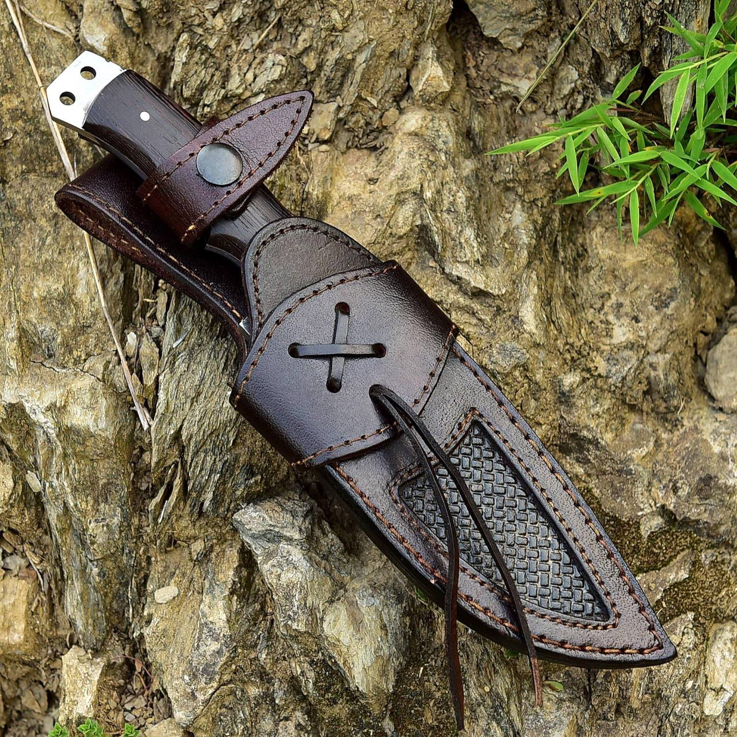 Custom handmade Damascus steel fixed blade hunting knife