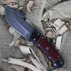 Best custom hunting knife with gut hook