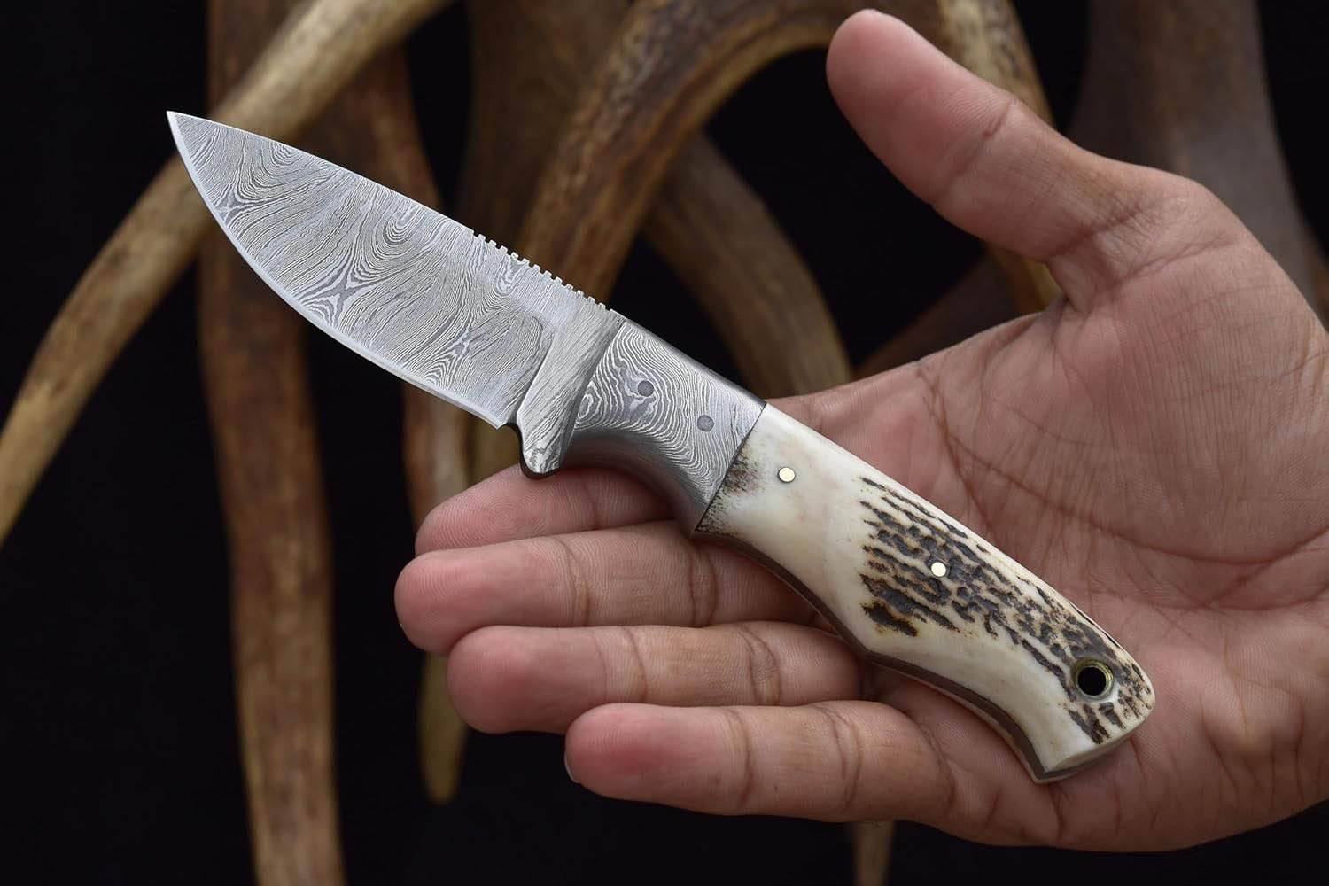 8 inch Handmade Damascus Steel Hunting knife Handle Deer Antler With Leather Sheath