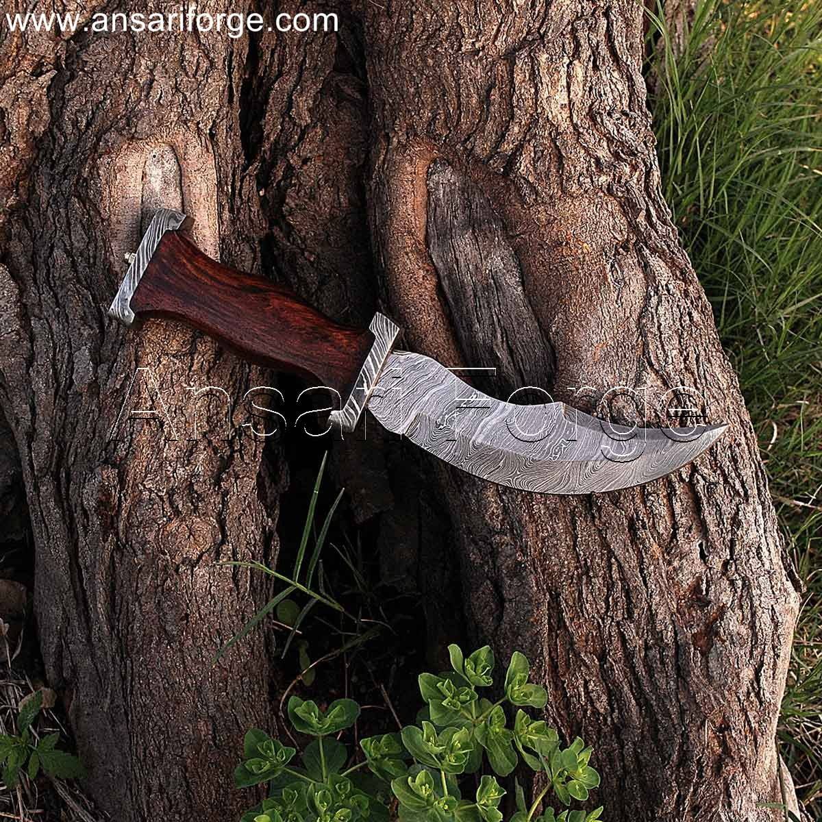 Pirate dagger with Damascus steel blade, walnut wood handle, and leather sheath