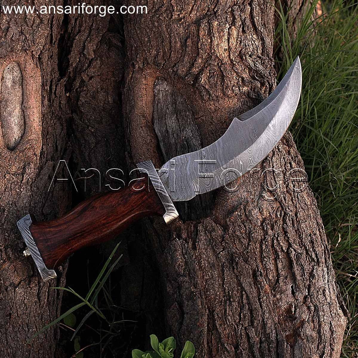 Pirate dagger with Damascus steel blade, walnut wood handle, and leather sheath