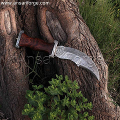 Pirate dagger with Damascus steel blade, walnut wood handle, and leather sheath
