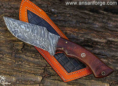 Damascus steel hunting knife