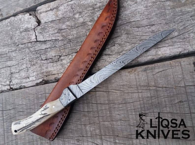 Best fillet knife for fish - Flexible Damascus steel blade with full tang construction.