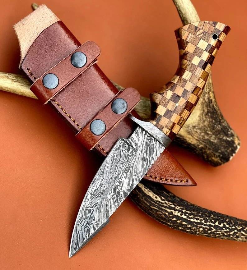 Damascus steel custom made Hunting knife Gift for him valentine day gift
