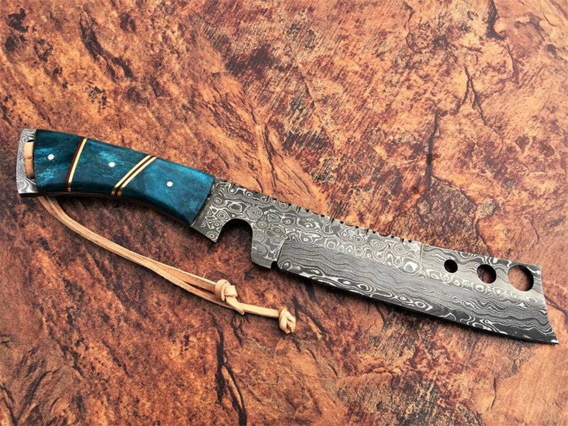 Beautiful handmade hunting knife with leather sheath