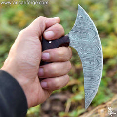 Smooth Rosewood Handle on Damascus Ulu Knife – Comfortable Grip.