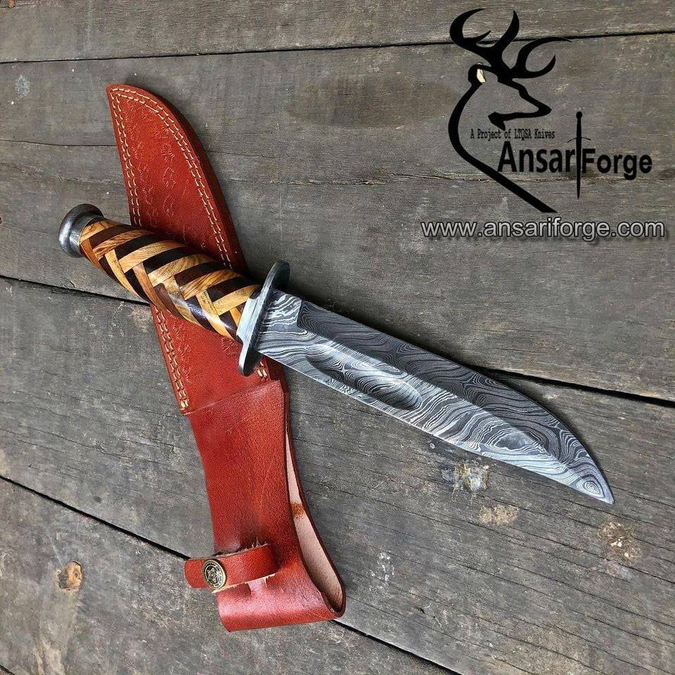 Damascus steel hunting Bowie knife