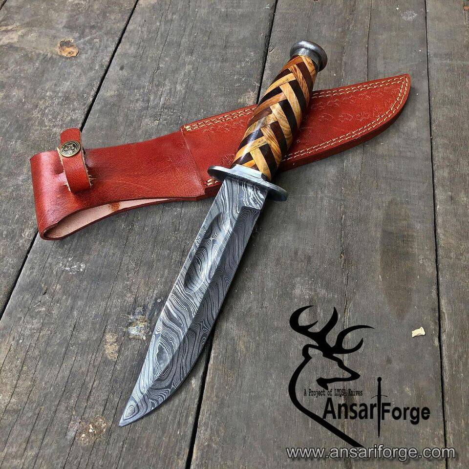 Damascus steel hunting Bowie knife