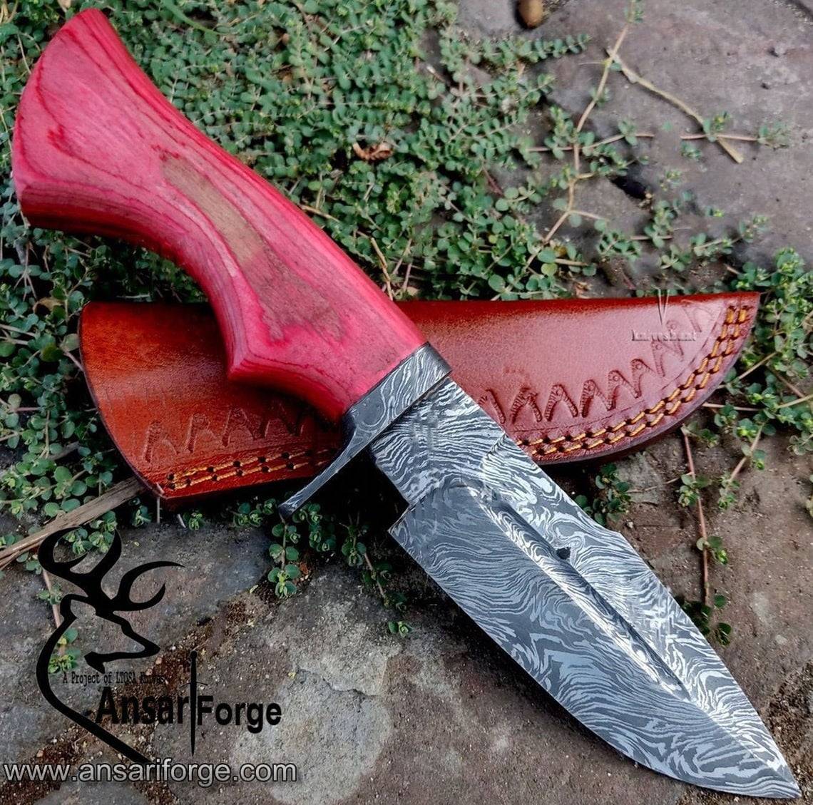 Damascus steel handmade hunting knife