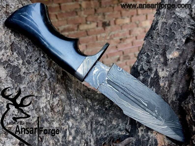 Damascus steel handmade hunting knife skinner