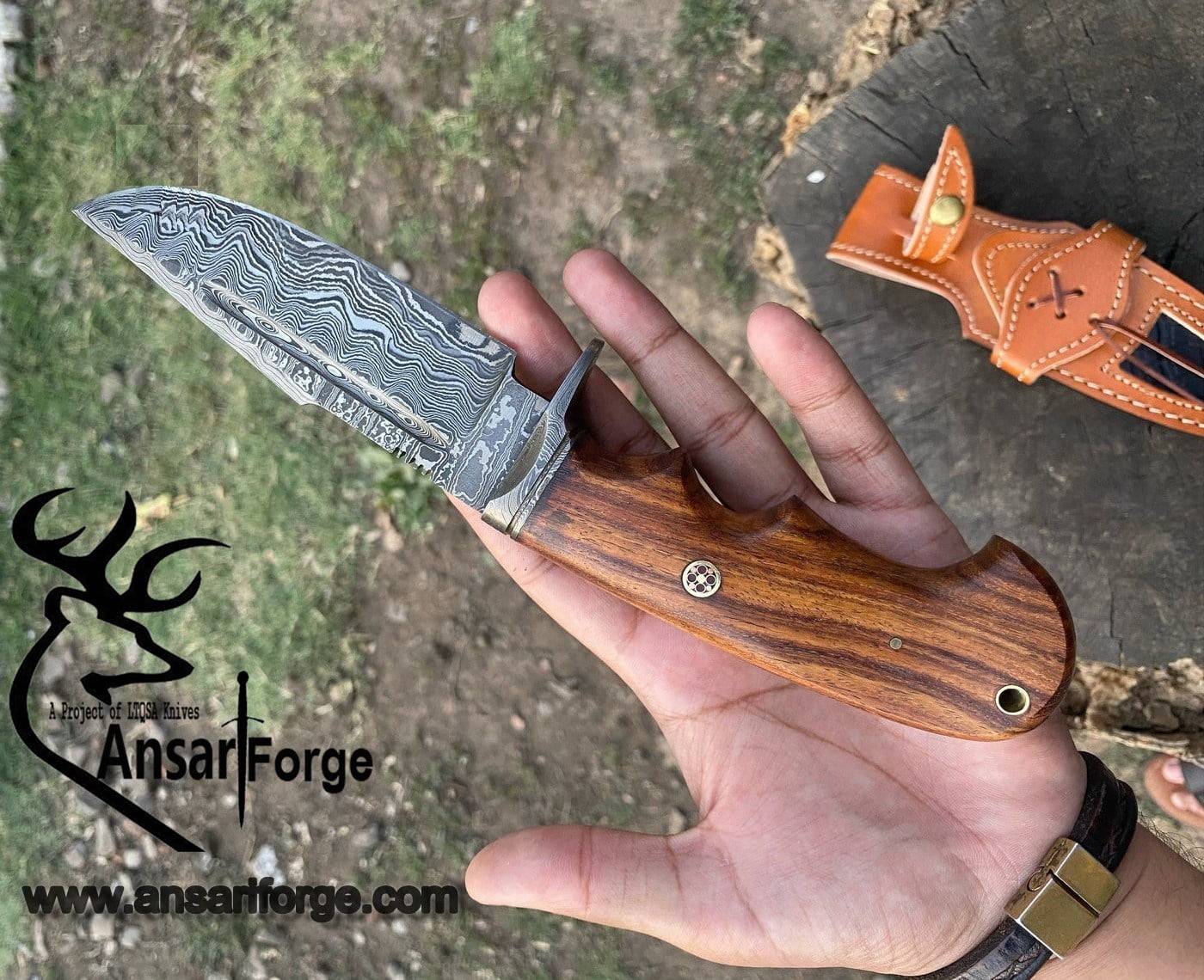 Damascus steel handmade hunting knife