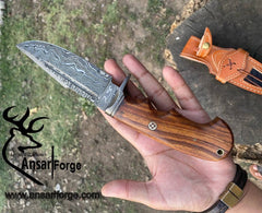 Damascus steel handmade hunting knife