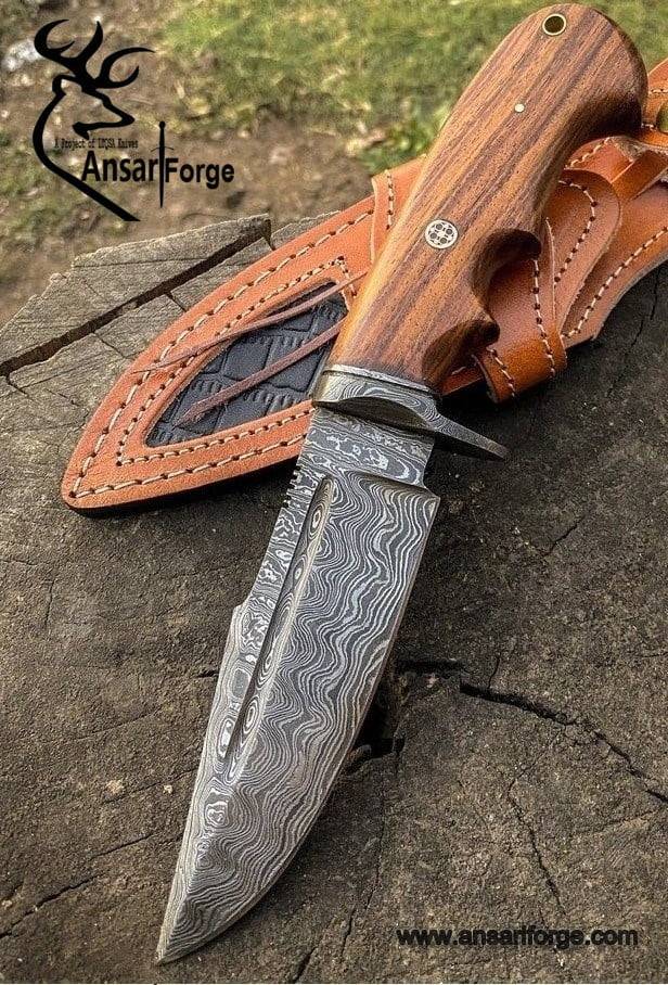 Damascus steel handmade hunting knife