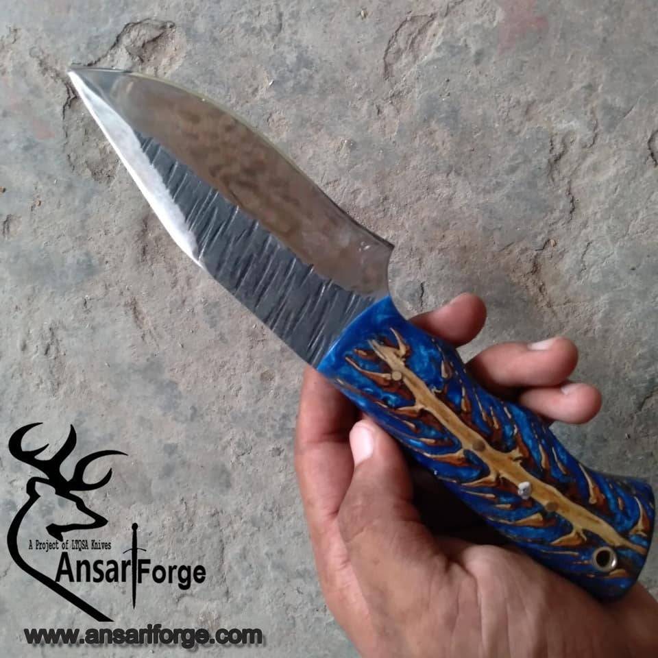 Carbon steel handmade hunting knife pine cone handle