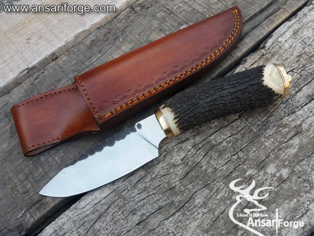 Custom made D2 steel hunting knife