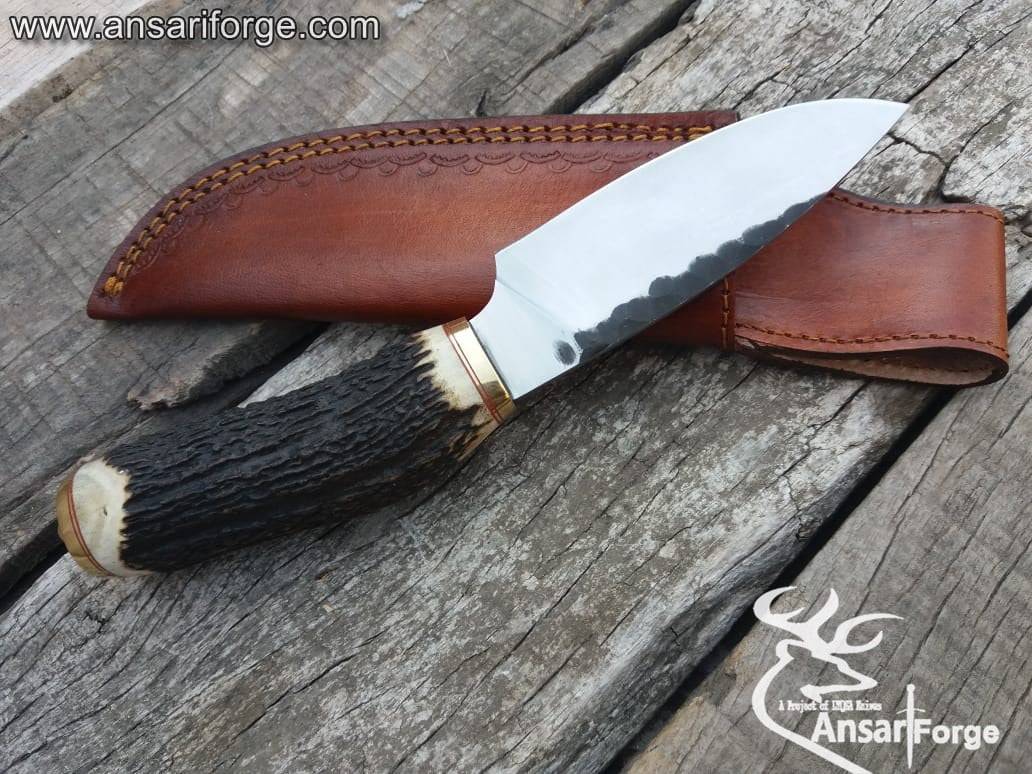 Custom made D2 steel hunting knife