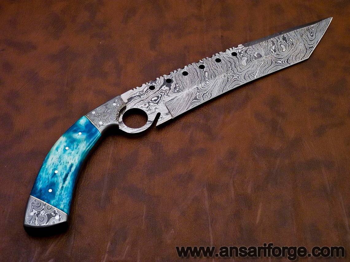 Damascus steel Tanto blade hunting knife finger hole grip
