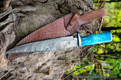 Damascus steel custom hunting knife with leather sheath