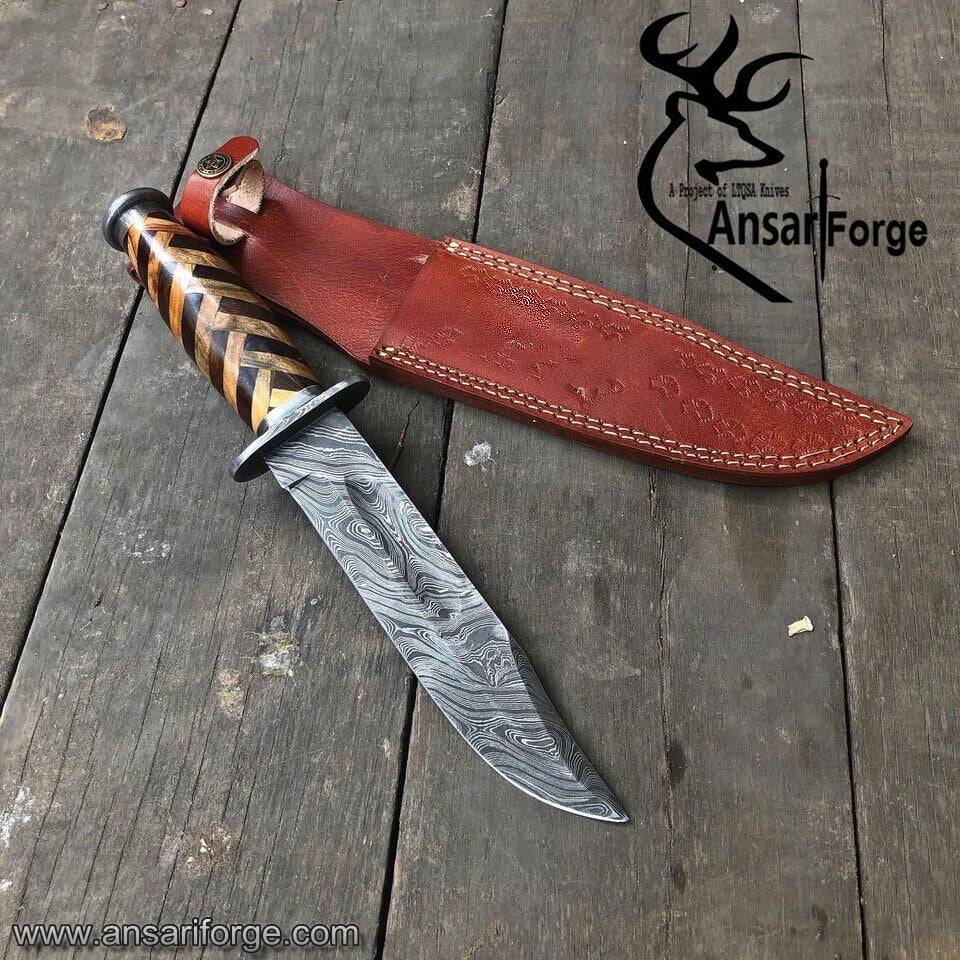 Damascus steel hunting Bowie knife