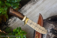 Damascus steel handmade hunting knife skinner