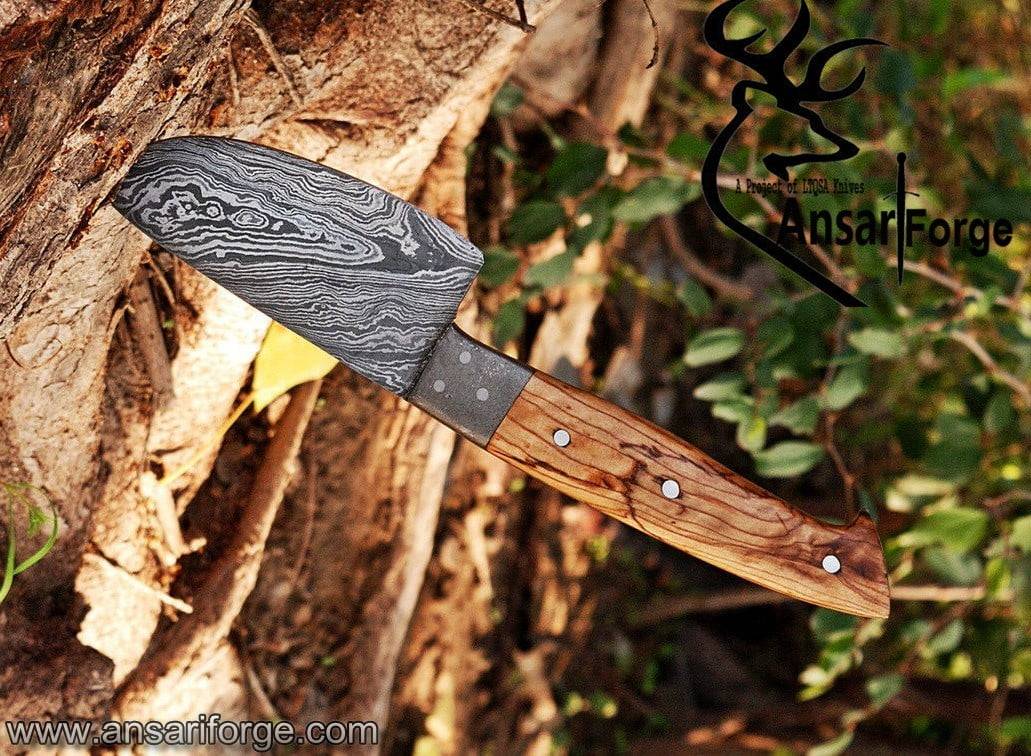 Handmade Damascus steel skinner knife