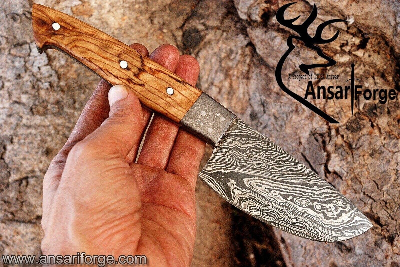 Handmade Damascus steel skinner knife