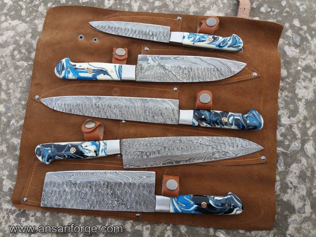 Beautiful Damascus steel handmade chef knifes set kitchen knifes set